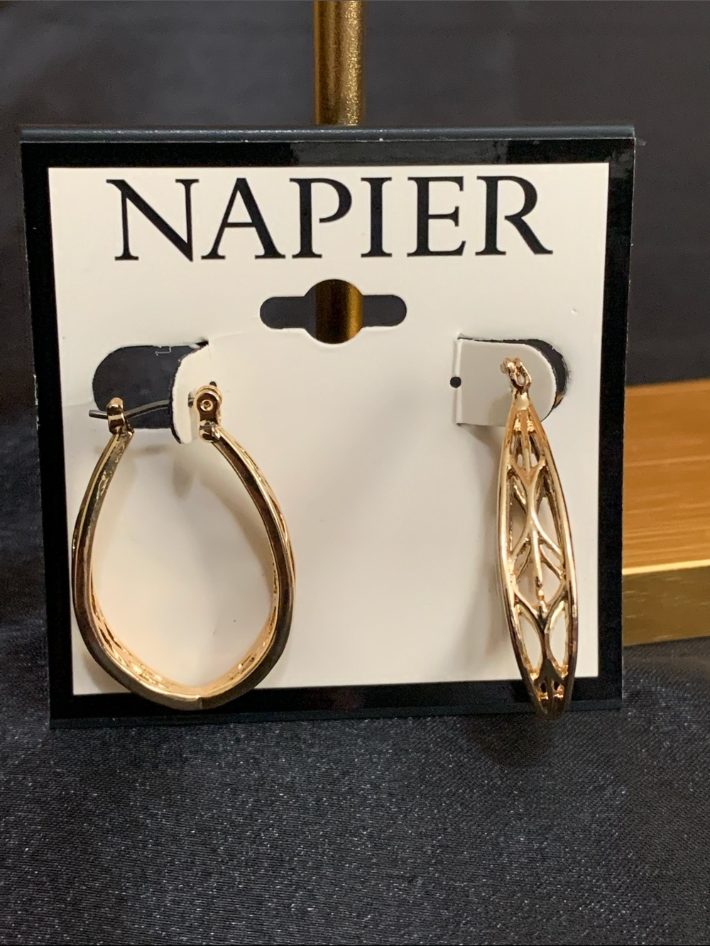 NWT Napier gold tone cut out oval hoop earrings
